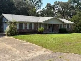 103 Ridgemont Ln., Petal, MS 39465