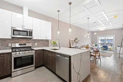 313 PINE ST, JC, Bergen-Lafayett, NJ 07304