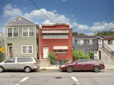 126 KEARNEY AVE, JC, Bergen-Lafayett, NJ 07305