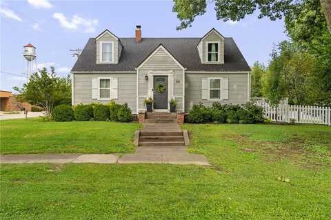 301 S Mulberry Street, Louisburg, KS 66053