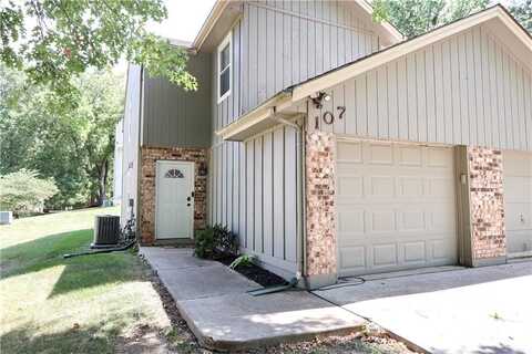 107 NE Greystone Drive, Lees Summit, MO 64086