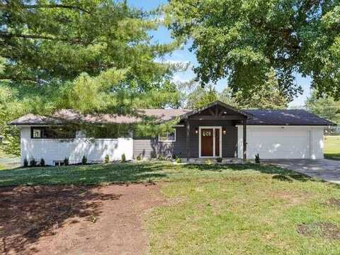 7810 NW Bluegrass Drive, Parkville, MO 64152