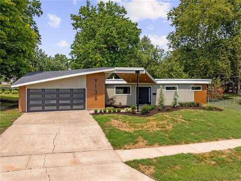 9136 Grant Lane, Overland Park, KS 66212