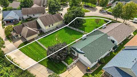 900 Longfellow Pl, Iowa City, IA 52240