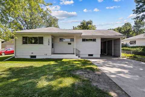 1406 Plum St, Iowa City, IA 52240