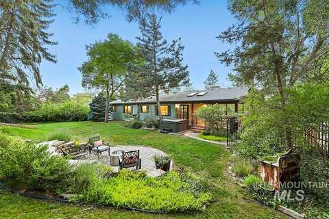 519 W Braemere Rd, Boise, ID 83702
