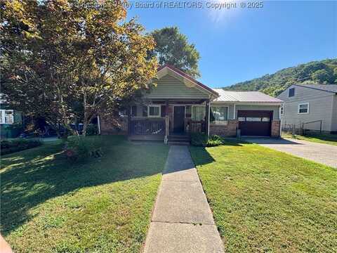 212 Monterey Drive, Saint Albans, WV 25177