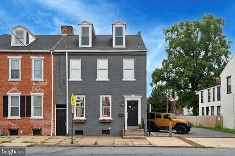 833 N QUEEN ST, LANCASTER, PA 17603
