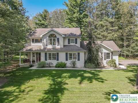 35 Pine Needle Drive, Franklin, PA 18235