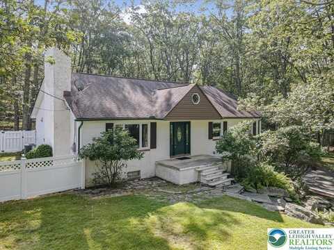 218 East Court, Price Twp, PA 18326