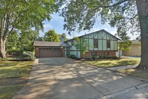 12371 Sparrowhawk Court, Saint Louis, MO 63146