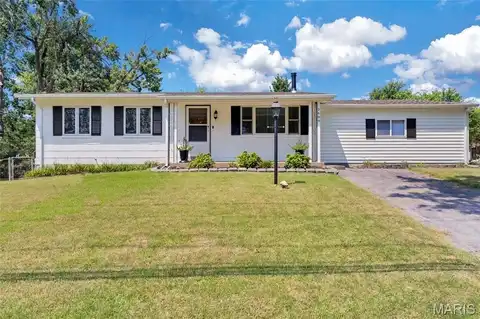 2699 McKelvey Road, Maryland Heights, MO 63043