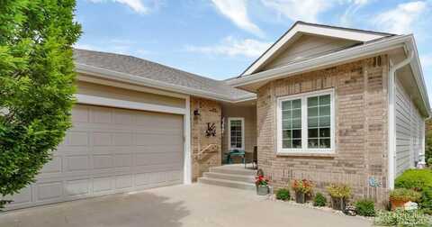 4805 Rockridge Court, Manhattan, KS 66503