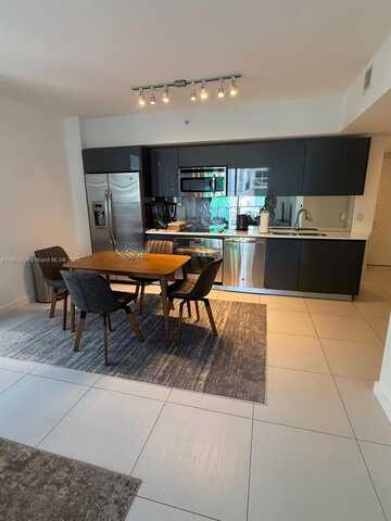 31 SE 6th St, Miami, FL 33131