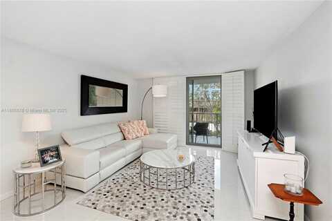 210 Sea View Dr, Key Biscayne, FL 33149