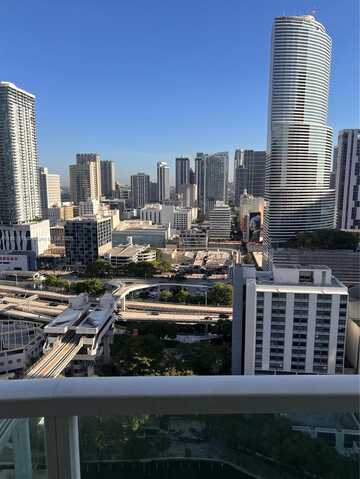 31 SE 5th St, Miami, FL 33131