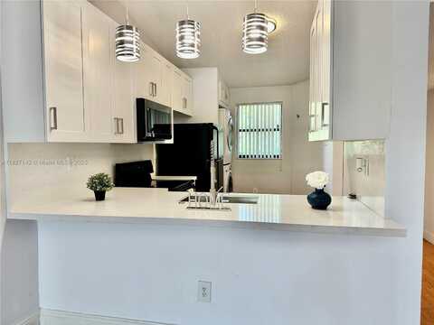 9994 Nob Hill Pl, Sunrise, FL 33351