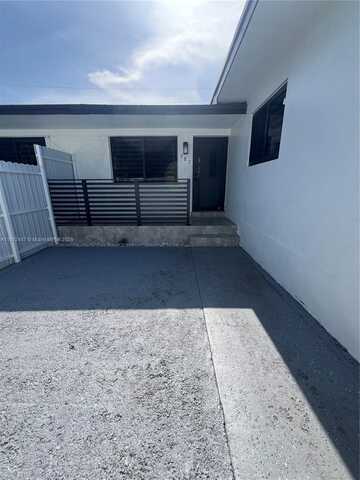987 SE 1st St, Hialeah, FL 33010
