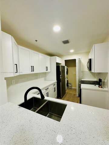 6630 NW 114th Ave, Doral, FL 33178