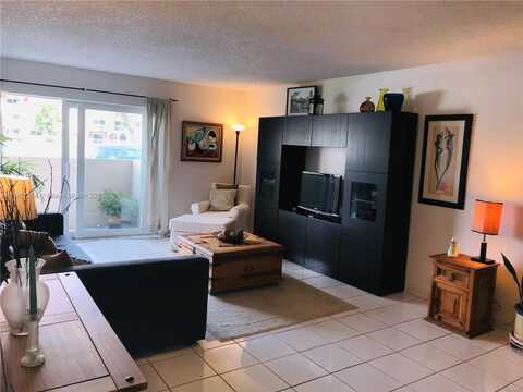 7715 SW 86th St, Miami, FL 33143