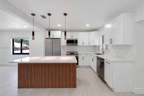1321 NW 44th St, Miami, FL 33142