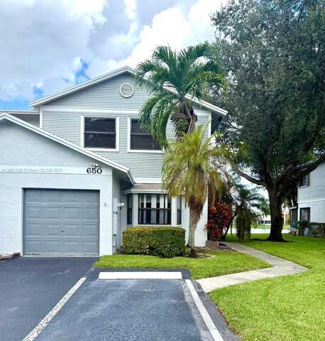 650 NW 106th Ter, Pembroke Pines, FL 33026