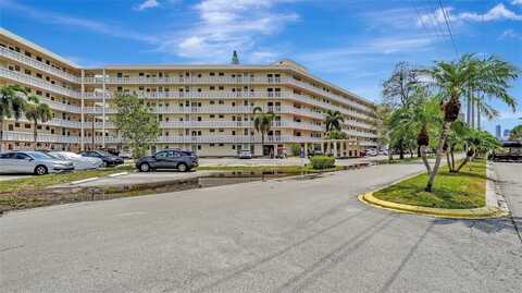 2905 Point East Dr, Aventura, FL 33160