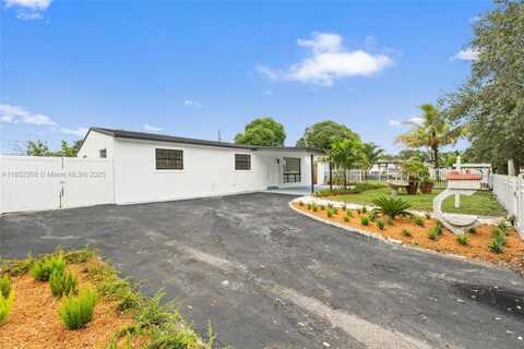 620 N 64th Ave, Hollywood, FL 33024