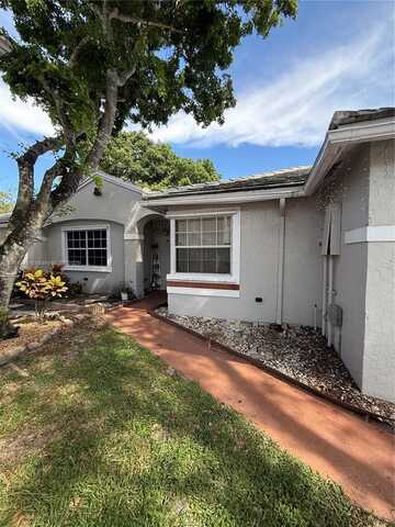 9834 NW 2nd Ct, Plantation, FL 33324