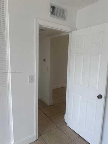 1100 NE 1st Ct, Hallandale Beach, FL 33009