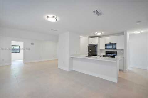 490 NE 141st St, North Miami, FL 33161