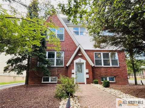 17 Elm Court, Metuchen, NJ 08840