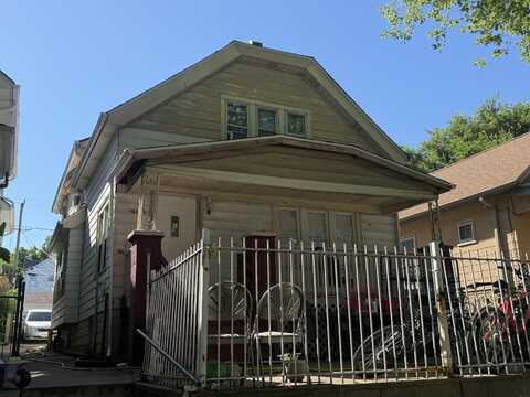 2035 S 7th St, Milwaukee, WI 53204