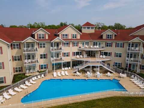 1505 S Shore Dr, Delavan, WI 53115