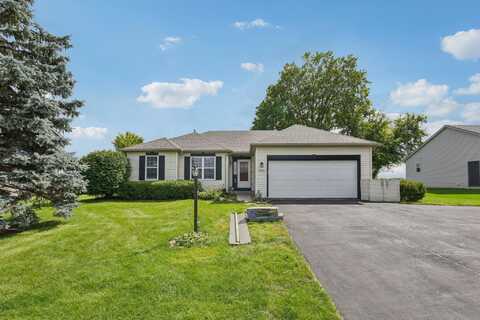 W1025 Snowyowl Ln, Ixonia, WI 53036