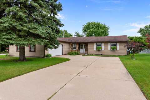 8533 W Bottsford Ave, Greenfield, WI 53228