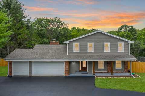 S62w35510 Piper Rd, Eagle, WI 53119