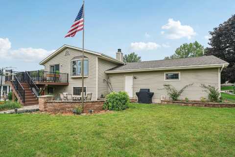 1609 Larkspur Ln, West Bend, WI 53090