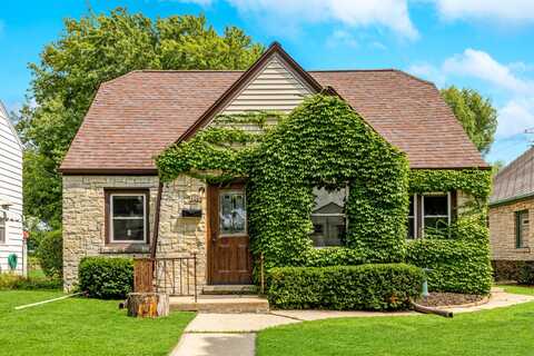 4268 S 1st St, Milwaukee, WI 53207