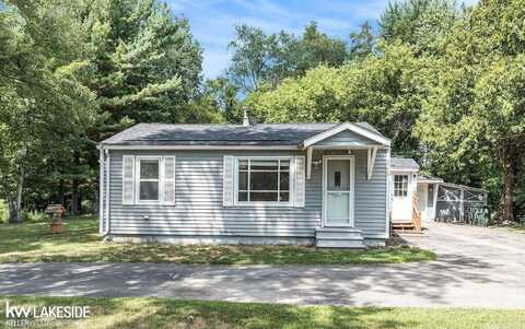 2720 Buckner, Lake Orion, MI 48362