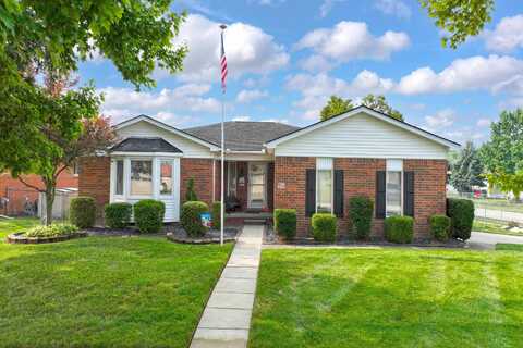 17744 White Plains, Macomb, MI 48044