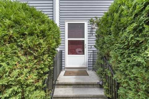 24 Pinecrest Vlg, Hopkinton, MA 01748