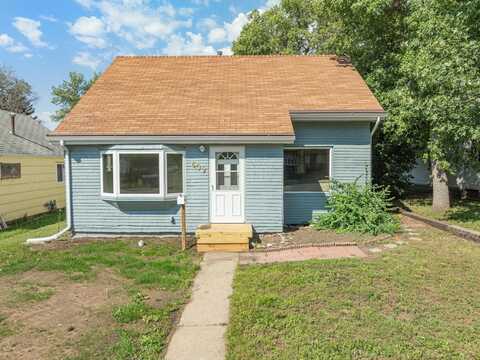 609 13th St NE, Minot, ND 58703