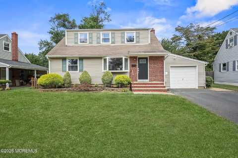 18 Mead Avenue, Freehold, NJ 07728