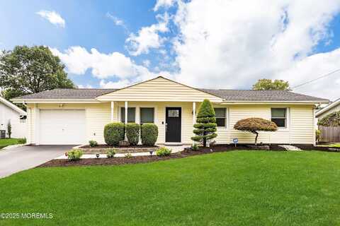 14 Forest Park Terrace, Monroe, NJ 08831