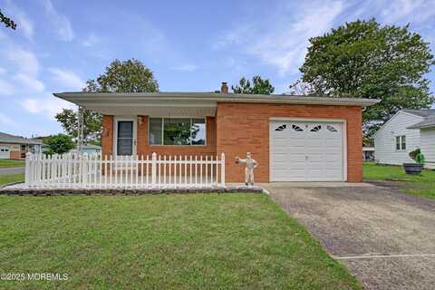 2 Van Gogh Street, Toms River, NJ 08757