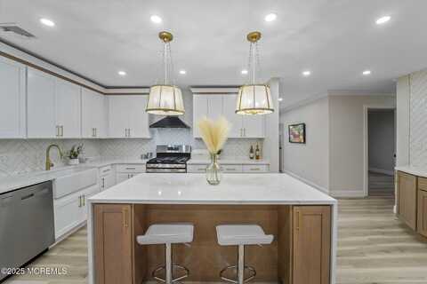 321 Lawrence Drive, Lanoka Harbor, NJ 08734