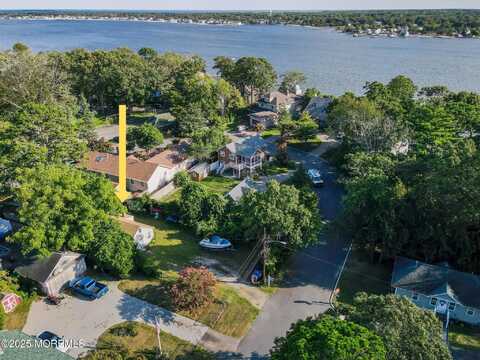 3 Highland Avenue, Island Heights, NJ 08732