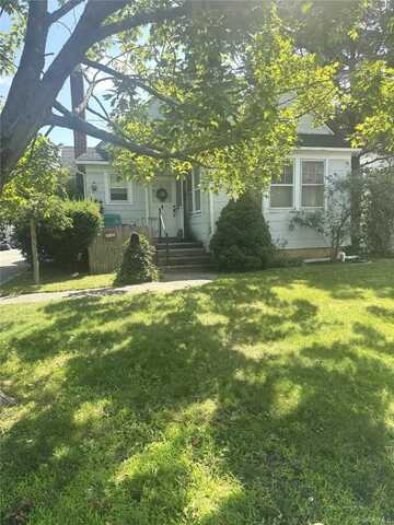 39 Redmond Avenue, Bay Shore, NY 11706