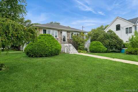 54 Deer Park Boulevard, Deer Park, NY 11729